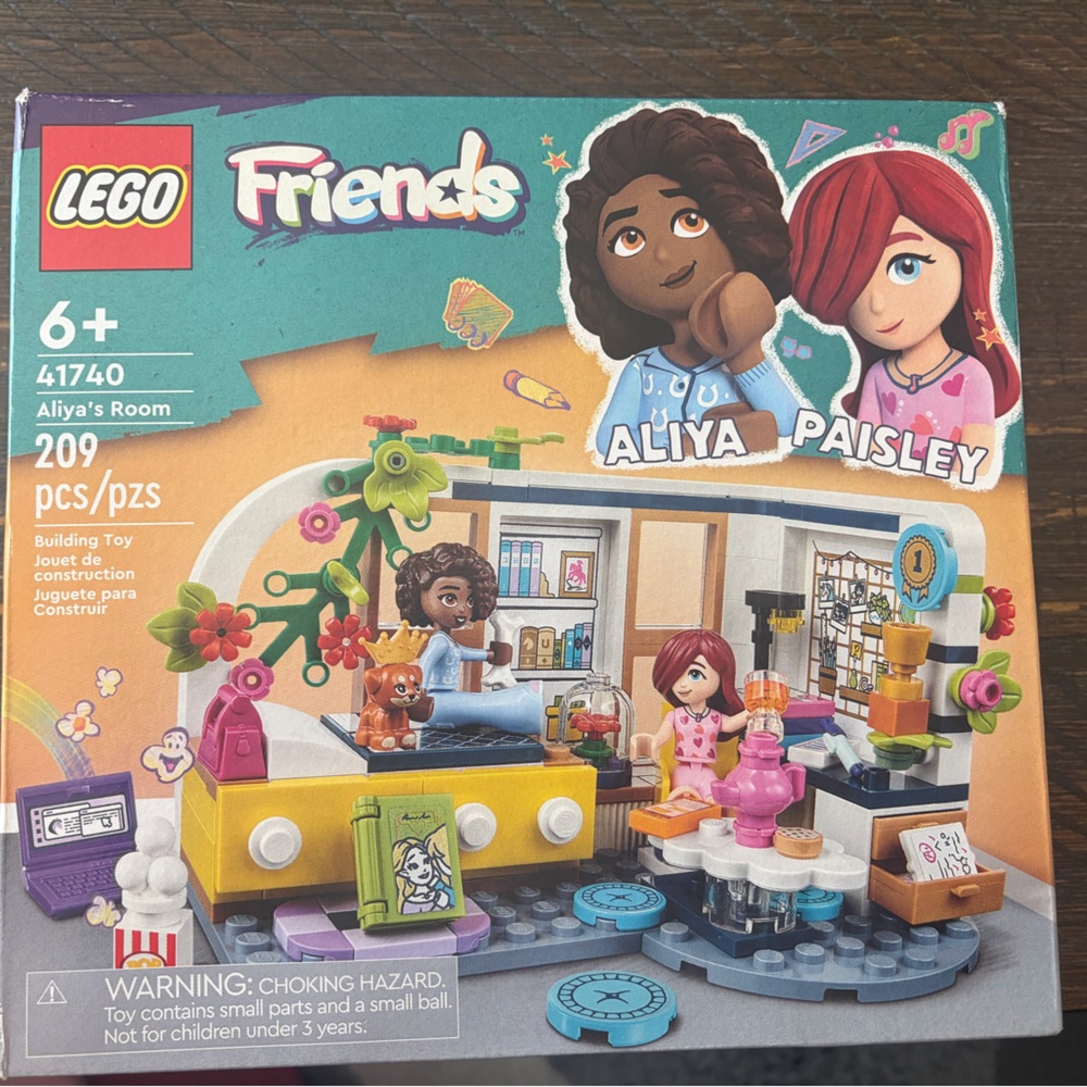 LEGO Friends Aliya's Room Playset - Teal, Yellow, Pink
